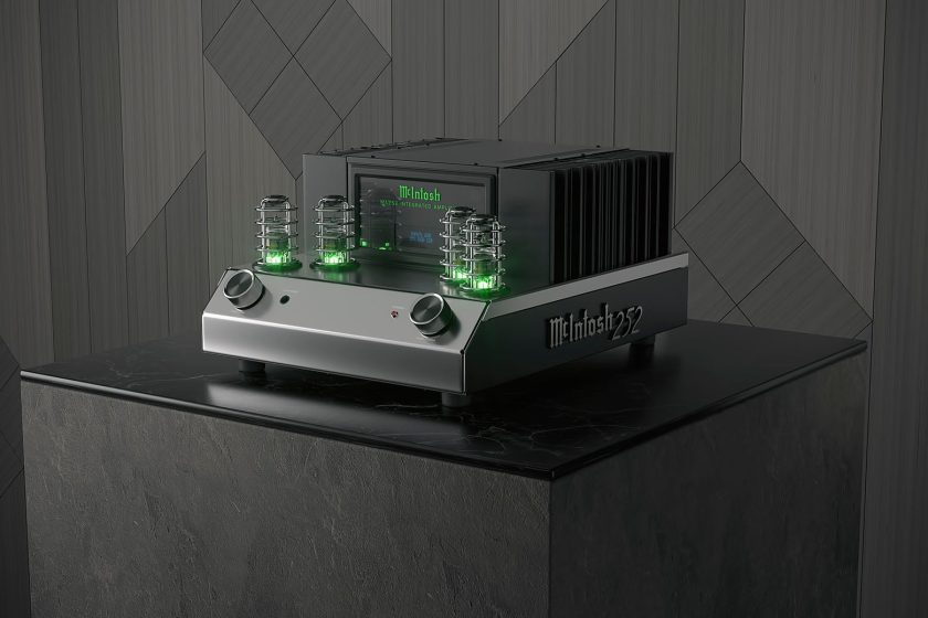 Hybrid Integrated Amplifier the out put stage is a direct coupled solid - state amplifier 100 wats perchanner into 80hms