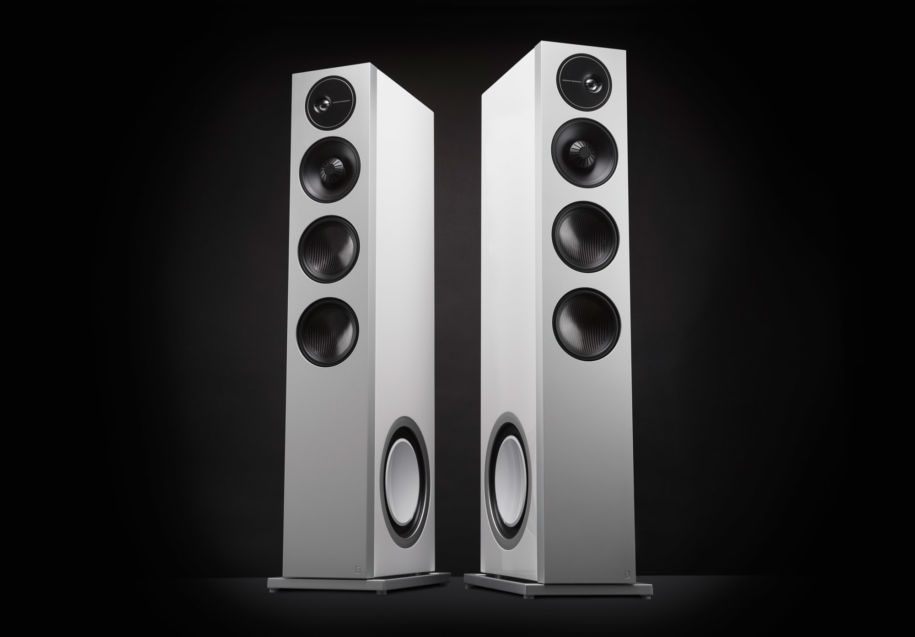 Definitive Technology Demand D17